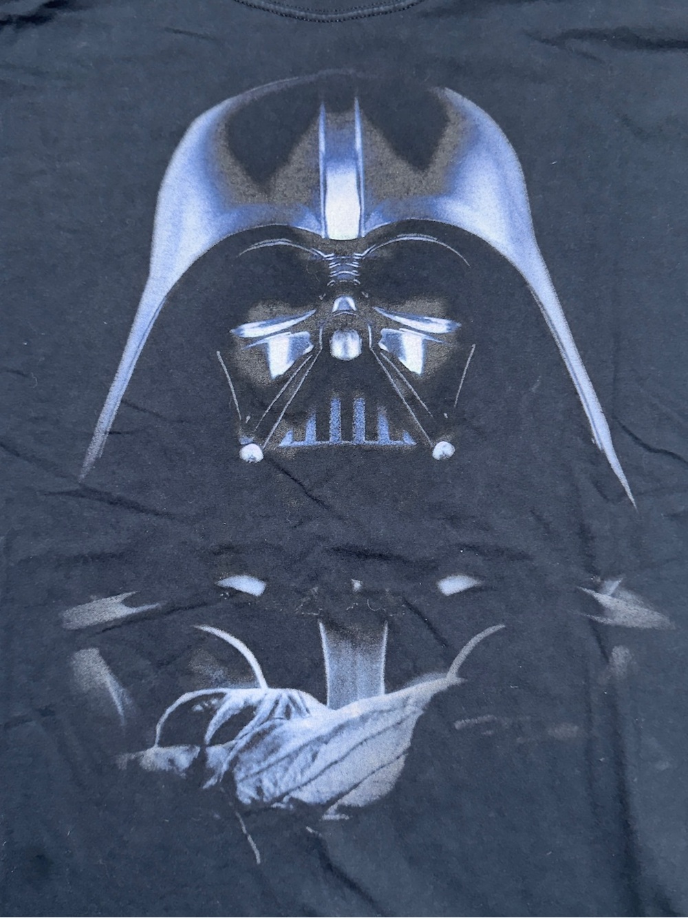Star Wars Men’s Black Darth Vader Helmet Graphic Tee - Picture 2 of 3
